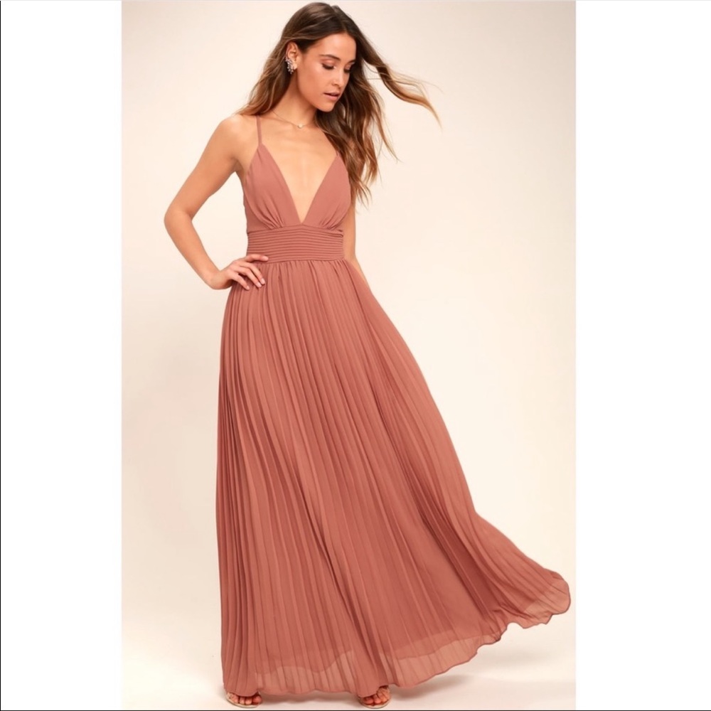 Lulu’s Depths of My Love Pleated Maxi Dress Rose